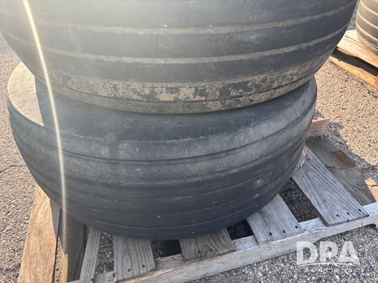 implement-tires-(dr11904)-image-4