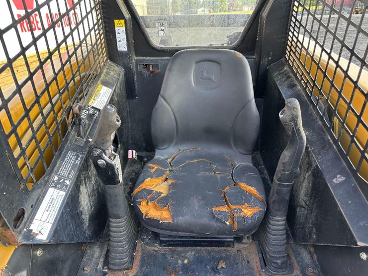 deere-250-image-11