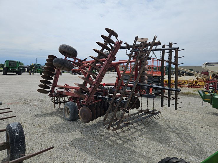case-ih-3950-image-11