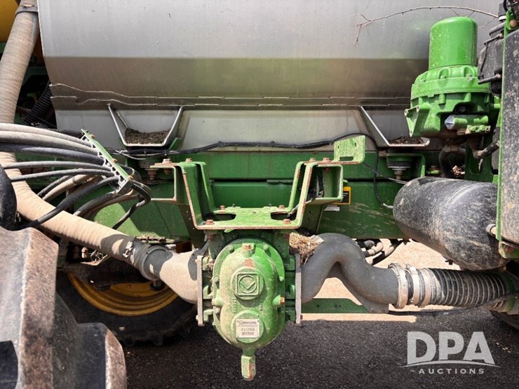 2017-john-deere-r4045-image-75
