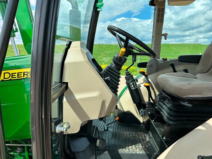 2020-john-deere-5075e-image-50