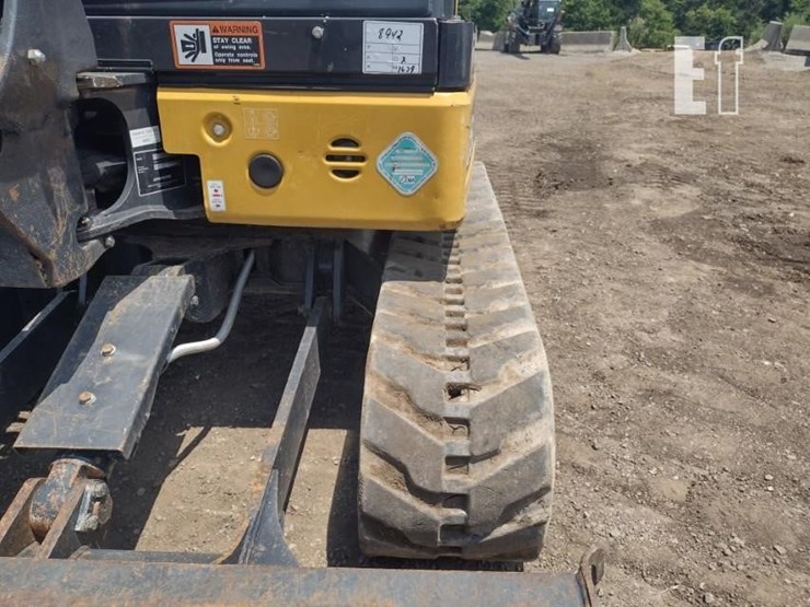 2020-deere-26g-image-33