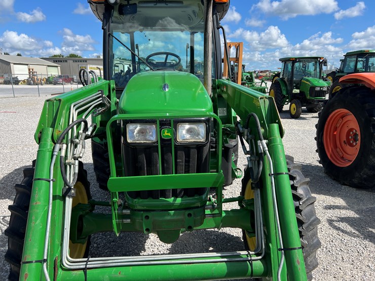 2012-john-deere-5083e-image-3
