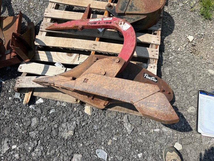 international-quick-hitch-1-bottom-plow-image-2