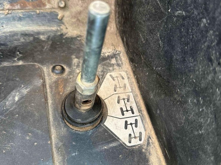 2011-jcb-541-70-image-25