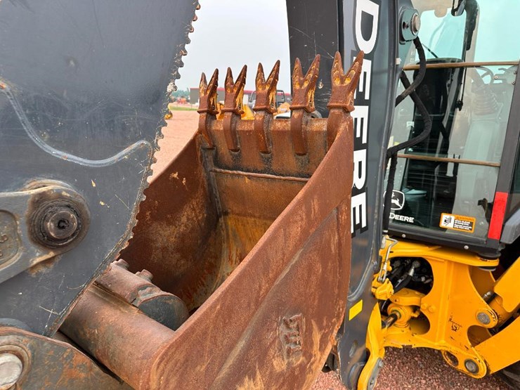 2018-deere-310sl-image-27
