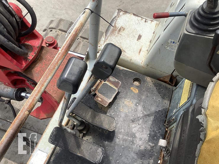 2006-takeuchi-tb135-image-22