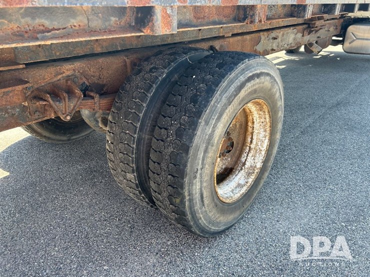 2005-international-durastar-4300-image-25