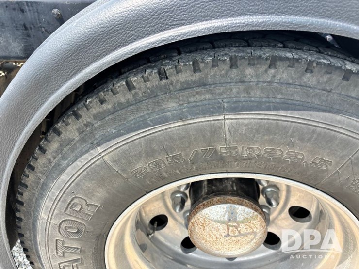 2014-kenworth-t660-image-38