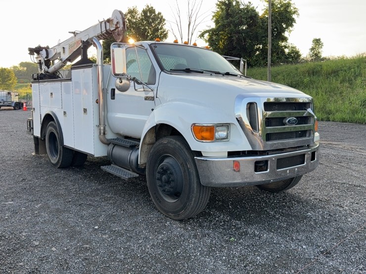 2005-ford-f750-image-3