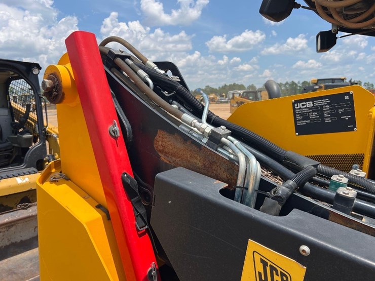 2021-jcb-3ts-8t-image-21