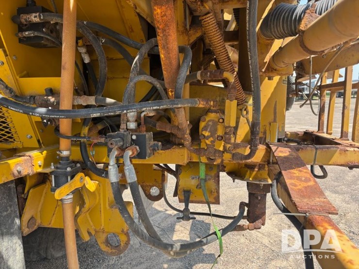 2006-john-deere-8-image-30