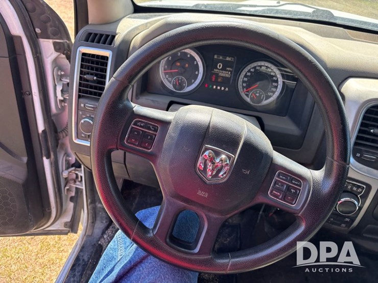 2015-dodge-ram-1500-image-46