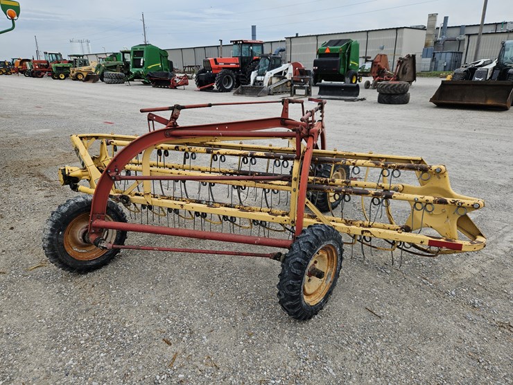 new-holland-258-image-5