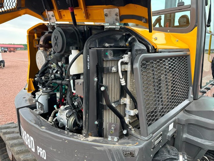 2020-volvo-ecr88d-image-32