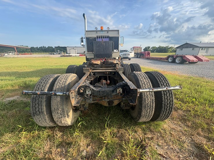1982-mack-r686-image-13