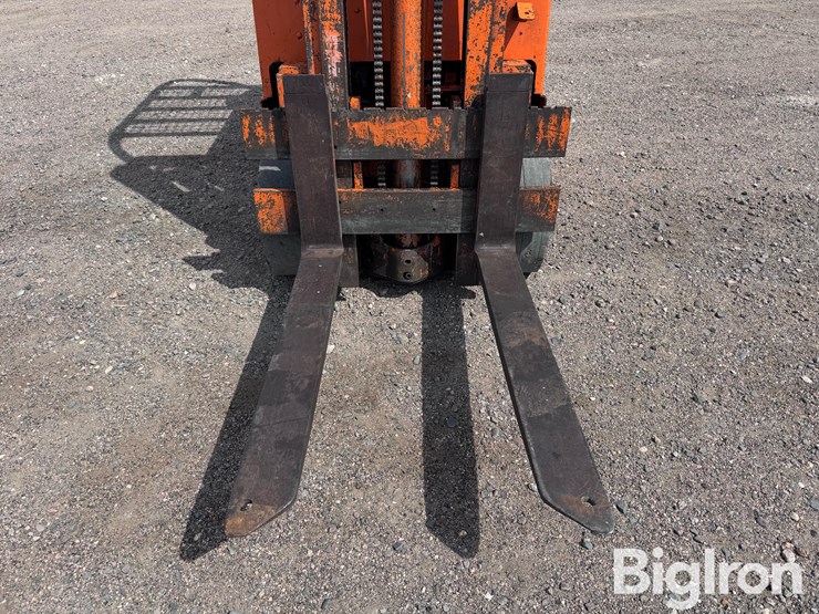 yale-l83c-040-sas-propane-forklift-image-9
