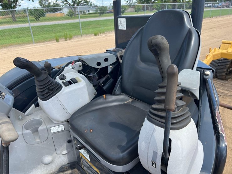 2015-deere-35g-image-28