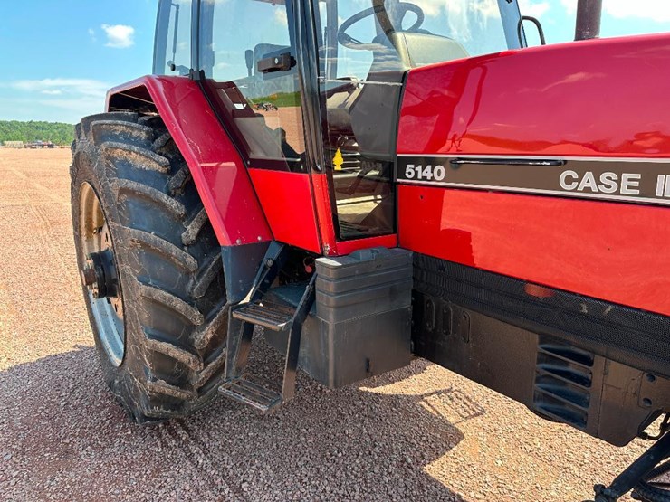 1990-case-ih-5140-image-17