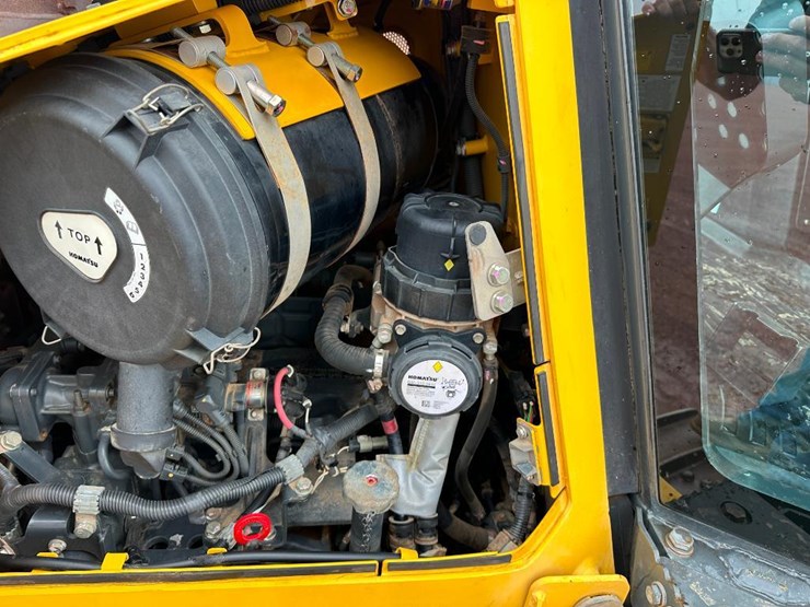 2013-komatsu-d61px-23-image-48