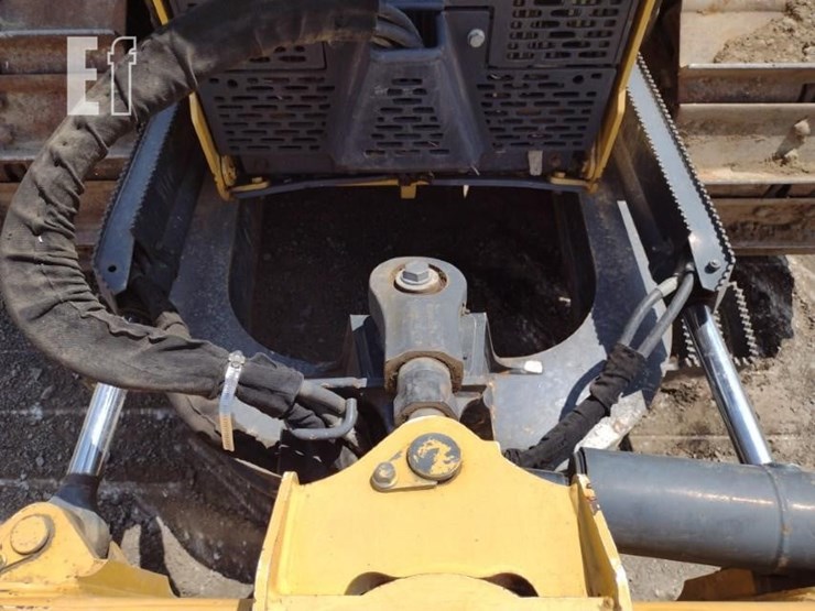 2018-deere-450k-image-17