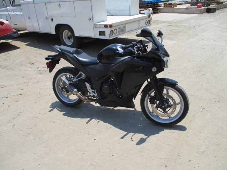 2012-honda-cbr-250r-motor-cycle,-image-2