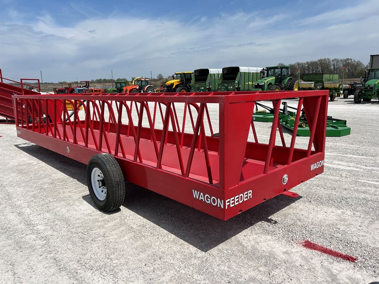 #202293-•-industrias-america-82r-hay-feeder-image-2