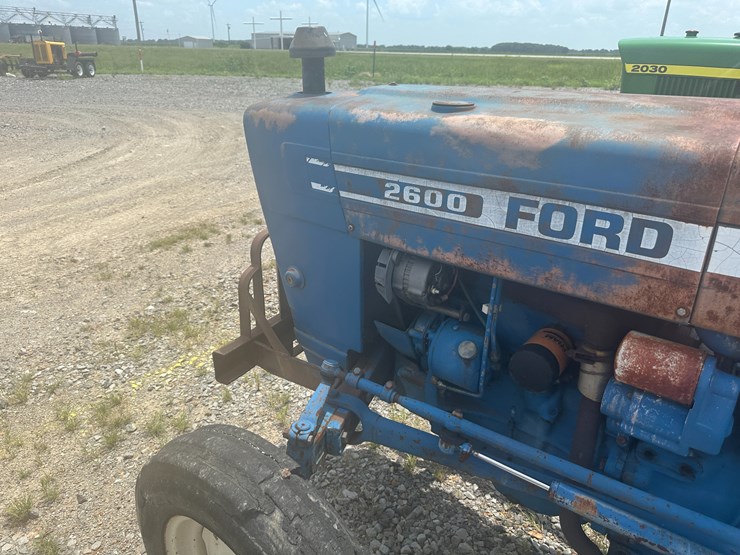 1981-ford-2600-image-19