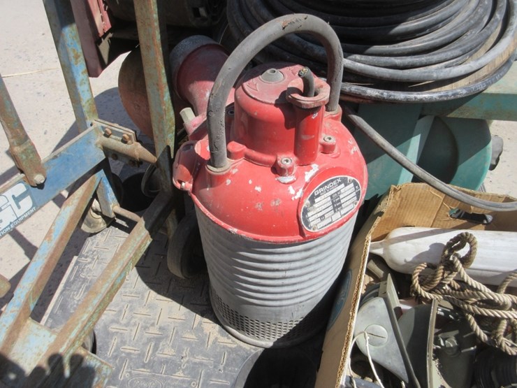 lot-of-misc-items,-image-10