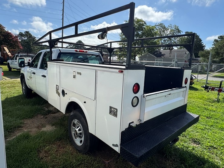 2011-chevrolet-silverado-2500-image-4