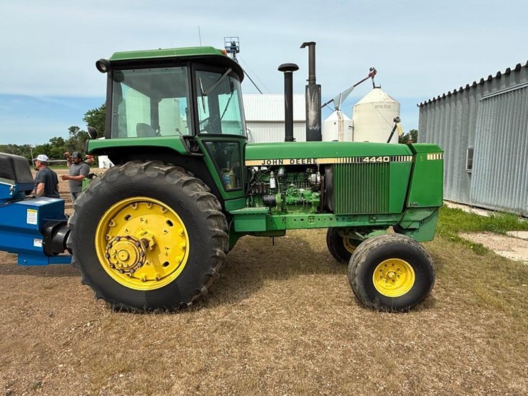 john-deere-4440-image-5