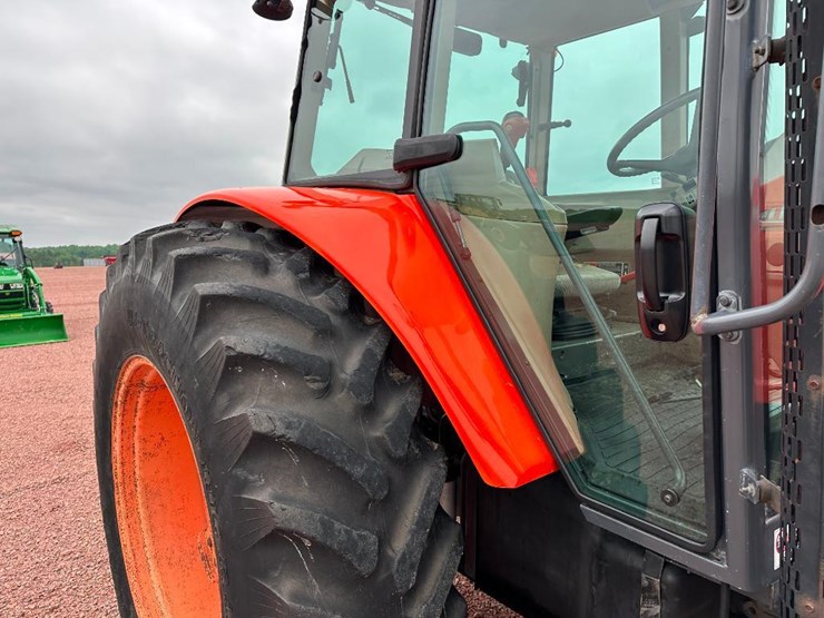 2013-kubota-m126x-image-18