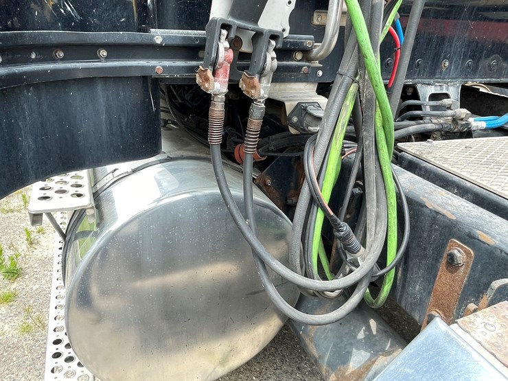 2012-kenworth-t800-image-38