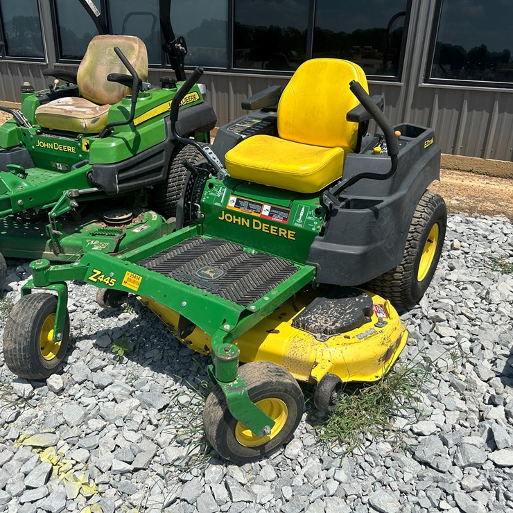 JOHN DEERE Z445