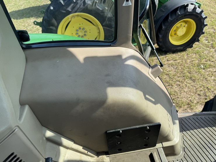 2018-john-deere-6120m-image-12