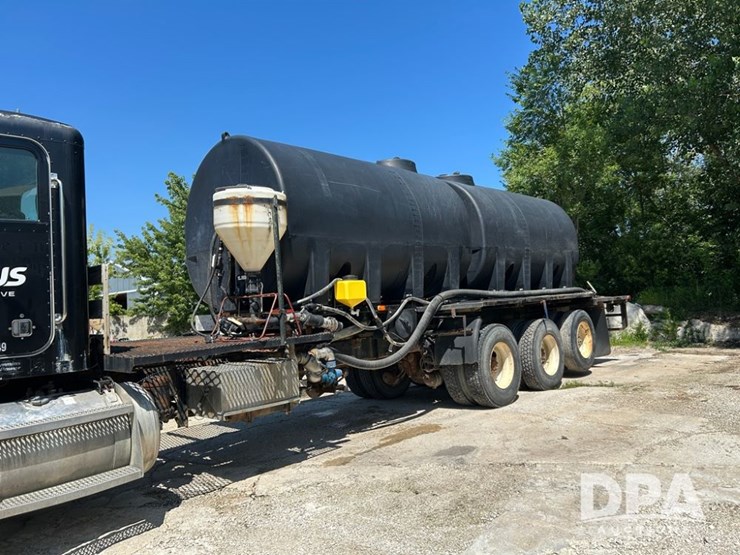 1998-peterbilt-378-image-3