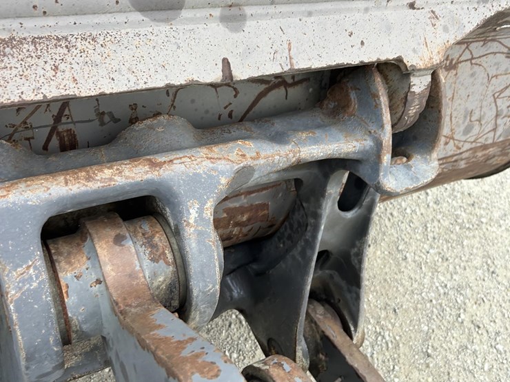 2015-volvo-l70g-image-13