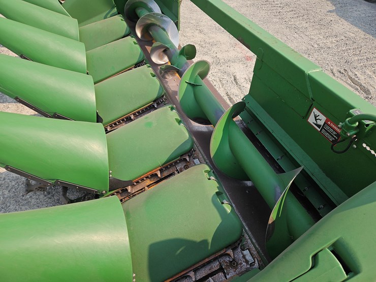 2011-john-deere-606c-image-4