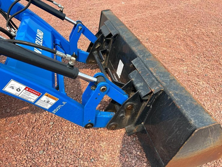 2020-new-holland-boomer-40-image-62