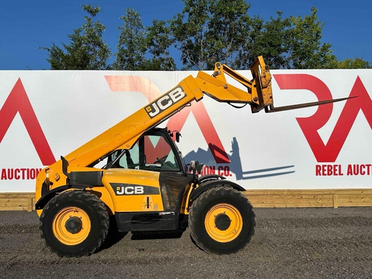 2011-jcb-541-70-image-4
