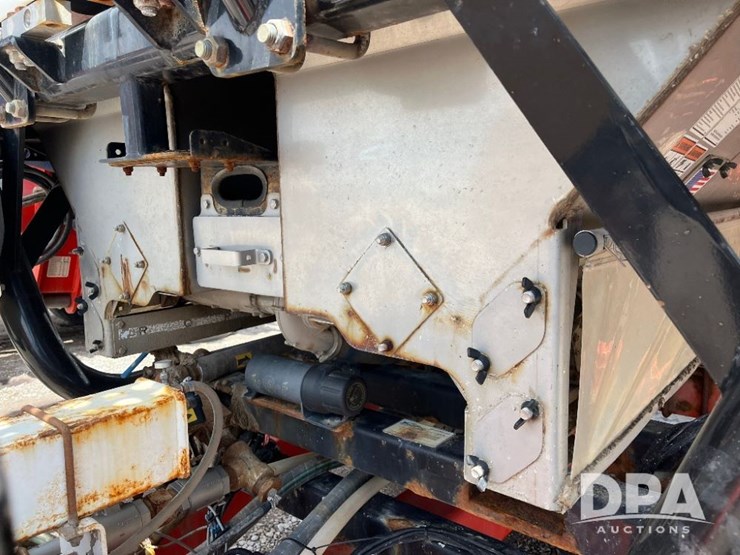 2019-kuhn-gladiator-1205-strip-till-bar-(jn2501,-unit-tb12)-image-54