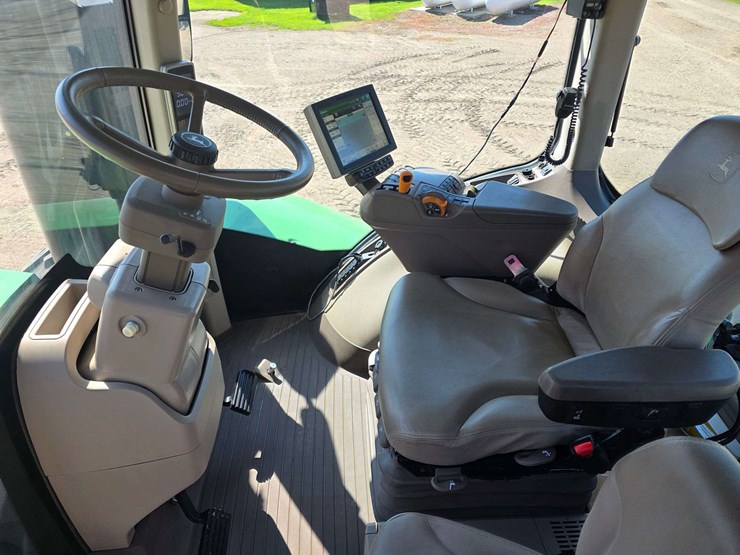 2021-john-deere-9570rx-image-93