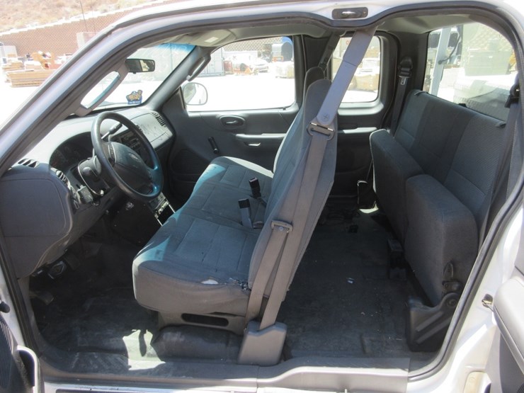 2004-ford-f150-xl-image-8