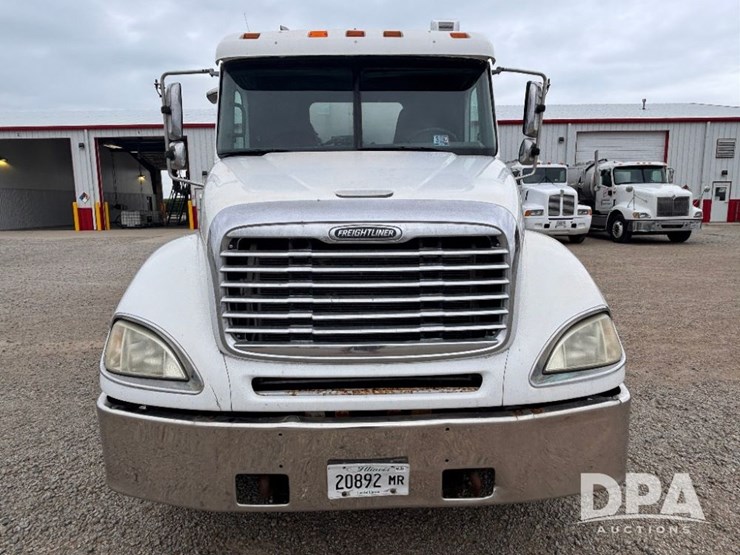 2006-freightliner-columbia-truck-(gp11008,-unit-414)-image-2