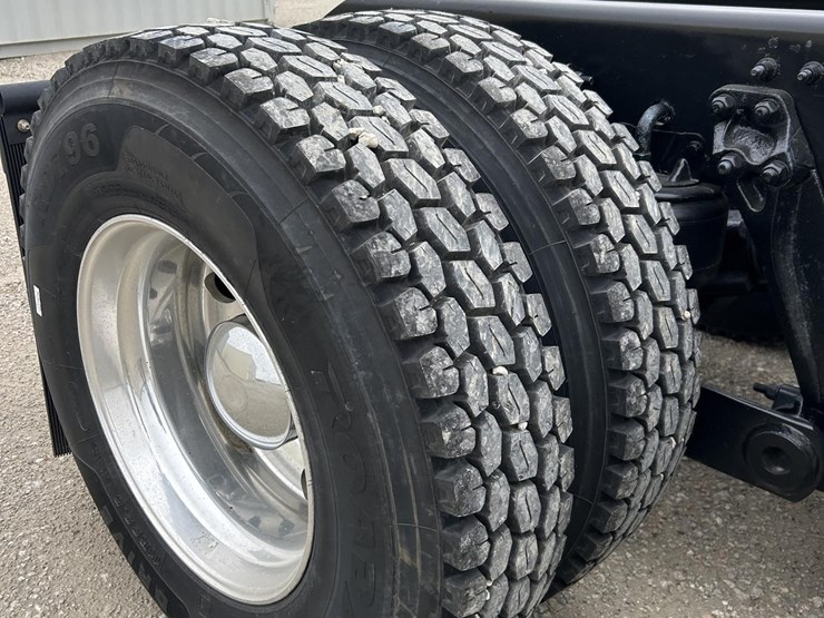 2018-kenworth-t680-image-42