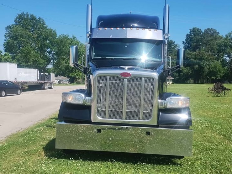2021-peterbilt-567-image-2