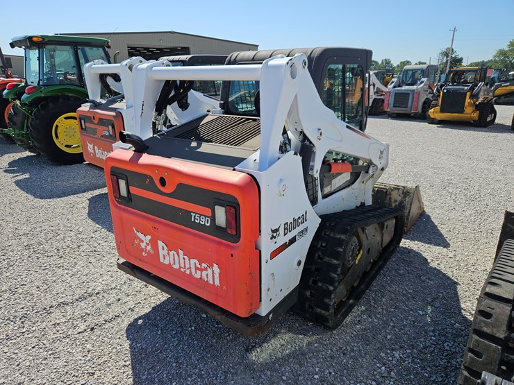 2015-bobcat-t590-image-19