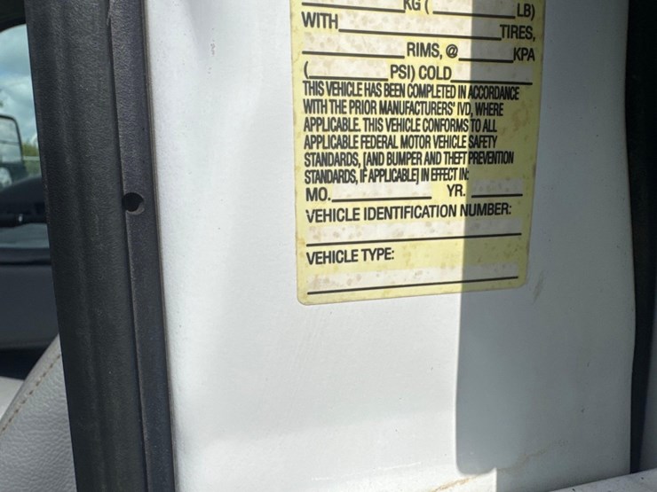 2016-ford-f350-xl-image-33