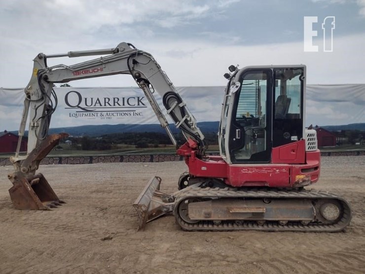 2015-takeuchi-tb280fr-image-1