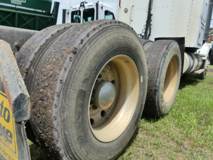 2004-kenworth-t800-image-8